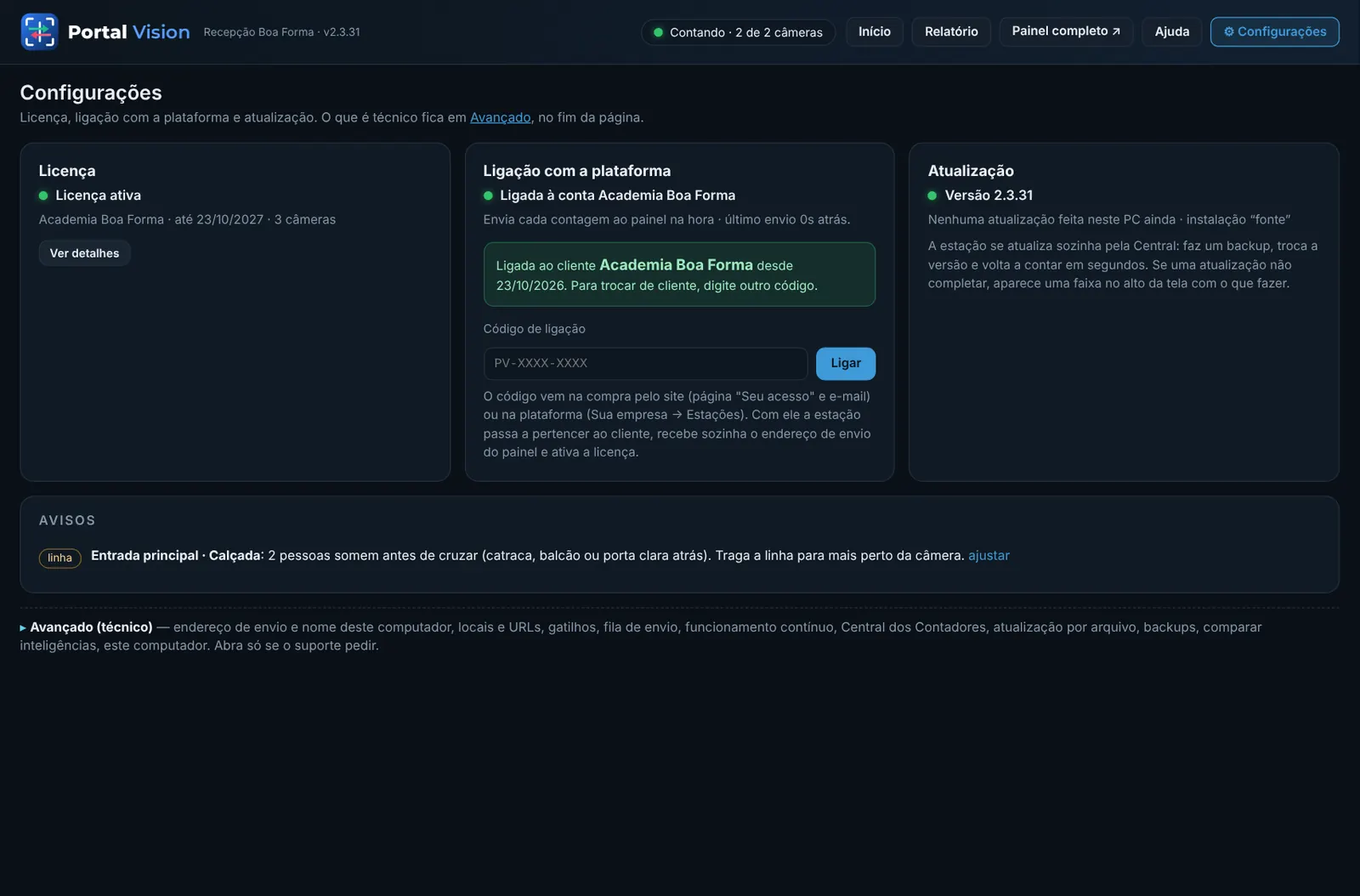 Na estação, depois da licença: Licença ativa, Ligada ao cliente, Atualização em dia